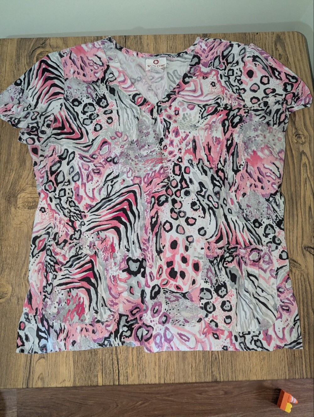 XXL 2X 2XL Women's Pink and Black Animal-Print V-Neck Short Sleeve Scrub Top